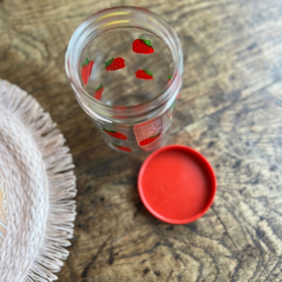 Large vintage glass jar, strawberry jar, strawberry print. Lidded jar - Picture 9 of 9